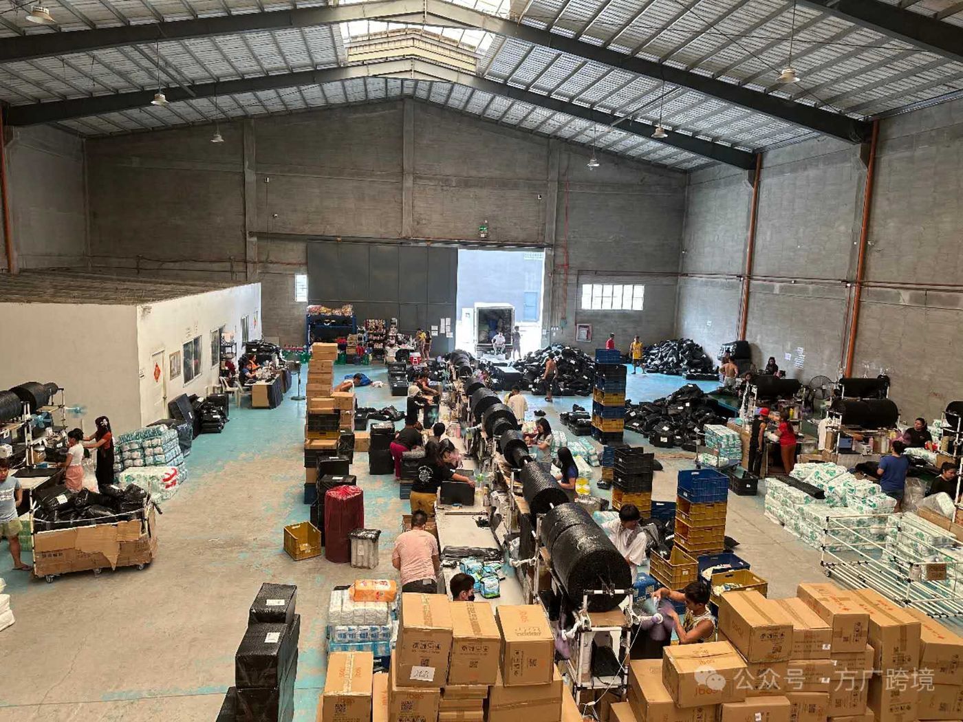 仓储基地作业现场
